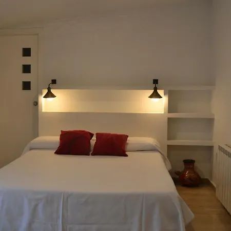 Living Aluders Attic Appartamento Valenza